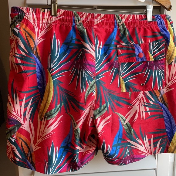 Red Carter swim trunks XL - Picture 2 of 4